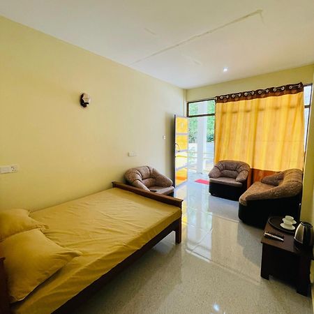 Great Victoria Palace Ratnapura Kültér fotó