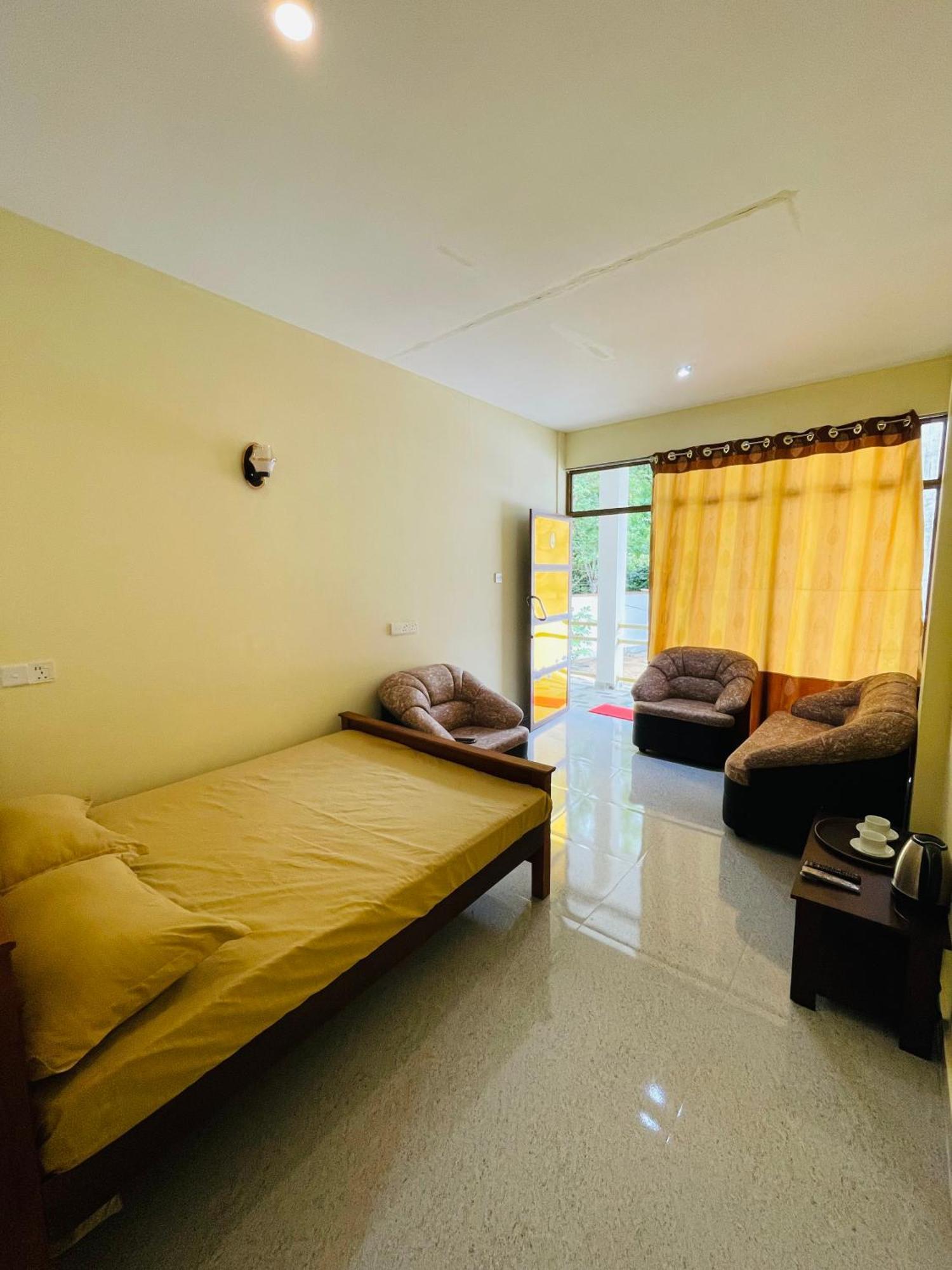 Great Victoria Palace Ratnapura Kültér fotó